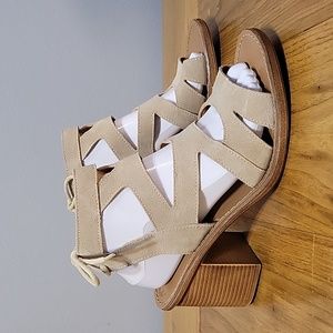Mariella 9.5 Italian made leather upper lace up back heeled sandals
